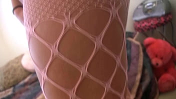 Jenny welch gives bf lap dance in pantyhose while he rips them off