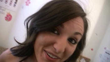 Jenny welch gives bf lap dance in pantyhose while he rips them off