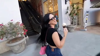 Fuimos por una nieve y vean que rico la succiona