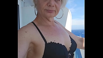 Cc toi je suis rentrée de croisière j'espère que tu vas bien