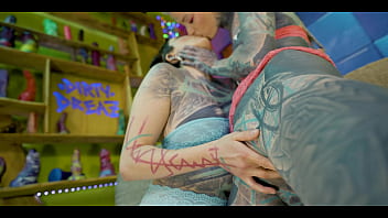 Alternative teens fuck with tattoed guy