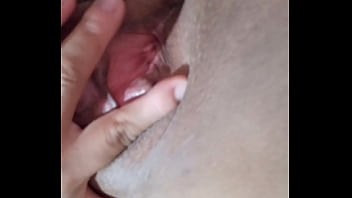 Adoro me exibir antes de gozar