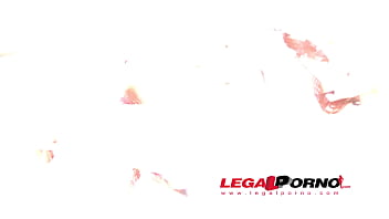 Maggie dap'ed for the very first time sz705