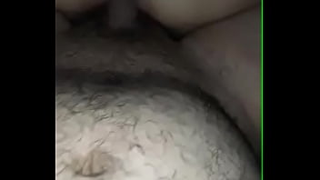 Le encanta encaramarse dise que siente riquisimo