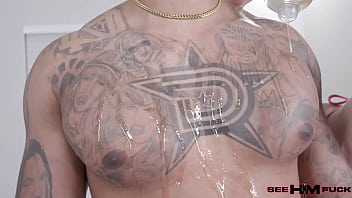 Zaddy2x gets his dick wet with help from pretty blonde josie tucker