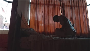 Me acuesto con amigo casto de mi esposo que se vacea toda su leche dentro de mi vagina