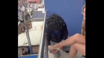 Belleza colombiana muestra sus piernas