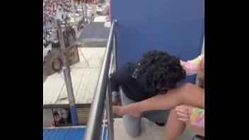 Belleza colombiana muestra sus piernas