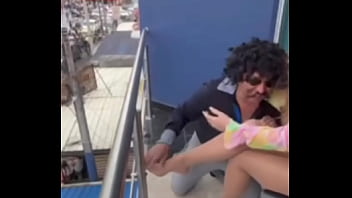 Belleza colombiana muestra sus piernas