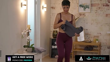 Beautician gives nuru massage to guy waiting for wife