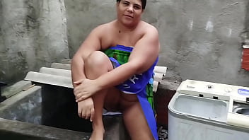 El Cornudo De Mi Maridos Llamó Al Vecino Para Que Repare La Lavadora Y El Termina Follándome Rico Dejando El Culo Lleno De Semen Real Casero thumbnail