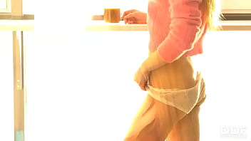 Shaved beauty flips her clit to orgasm