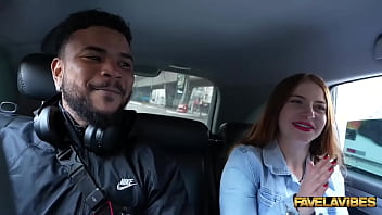 Ruivinha maravilhosa dando gostoso para dois na beira da piscina cintia lara erick frei felipe costa fv