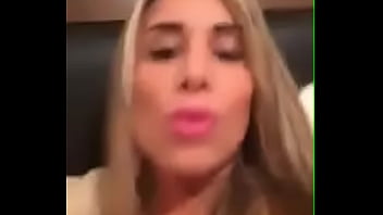 Paisa se toca para su novio