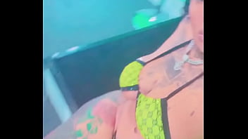 Can u hold me tight pretty plzzzzz