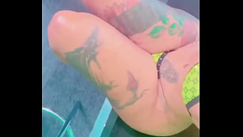 Can u hold me tight pretty plzzzzz