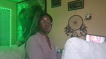 Scissoring gets nae horny