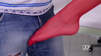 Meet doctor footjob