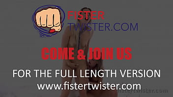 Fistertwister two hot blondes