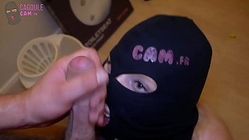 Tout dans le visage l pour la salope de lucy cagoulecam