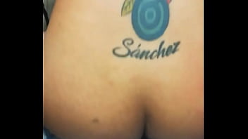 Matando su gusano con mi gran culo