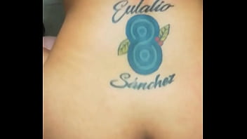 Matando su gusano con mi gran culo