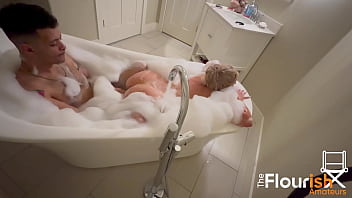 Bubble bath time with veronica cruz and dexxx blue