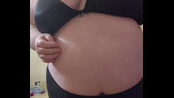 Bbw Gets Naked thumbnail