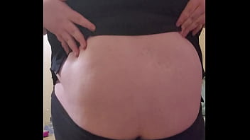 Bbw Gets Naked thumbnail