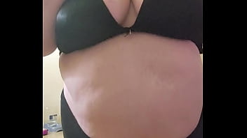 Bbw Gets Naked thumbnail