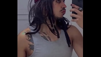 Indo pros perigos noturnos com uma versão calorenta do capitão ️