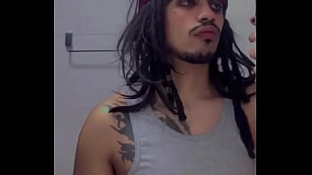 Indo pros perigos noturnos com uma versão calorenta do capitão ️