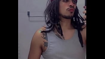 Indo pros perigos noturnos com uma versão calorenta do capitão ️