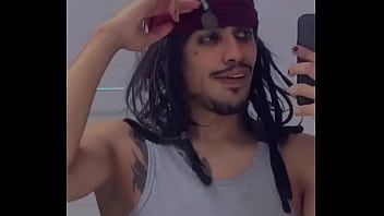 Indo pros perigos noturnos com uma versão calorenta do capitão ️