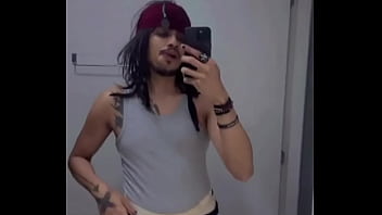 Indo pros perigos noturnos com uma versão calorenta do capitão ️