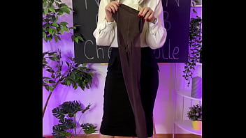 Nylon club sexy mature blonde putting on coffee colored tights