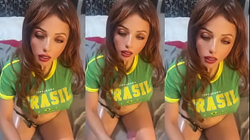 Mastubo muchas veces la polla de un lindo hombre