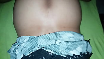 Novinha gemendo no motel com comedor