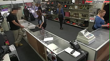 Pawnshop spex babe selling books before pov blowjob