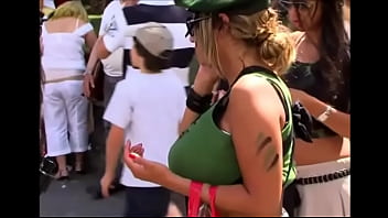 Candid Boobs 1 thumbnail