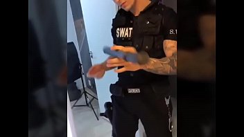 Homens Lindos thumbnail