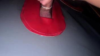 Corno me dividiu na gloryhole do swing