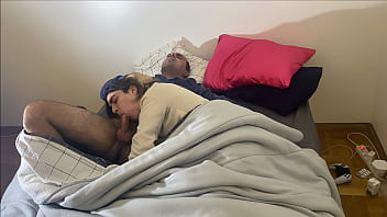 Blowjob to start the day with a bang