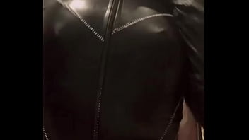 Vocês querem conteúdo com essa roupa