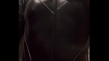 Vocês querem conteúdo com essa roupa