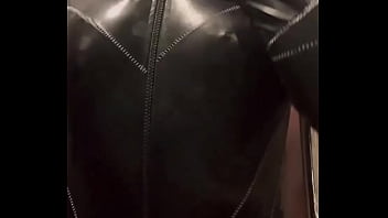 Vocês querem conteúdo com essa roupa