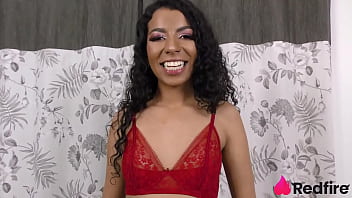 Magrinha da buceta gg melissa hot estreou com gozada dentro