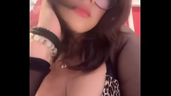 Una hermosa mujer latina