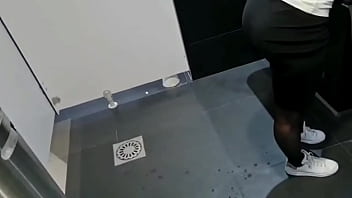 Je ne vais pas t'écrire un roman et te raconter des histoires ici c'est du