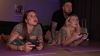 My roommates ignoring me while i’m fucking them wtf